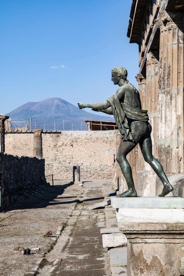Cilea14 Bed & Breakfast Napoli Bagian luar foto